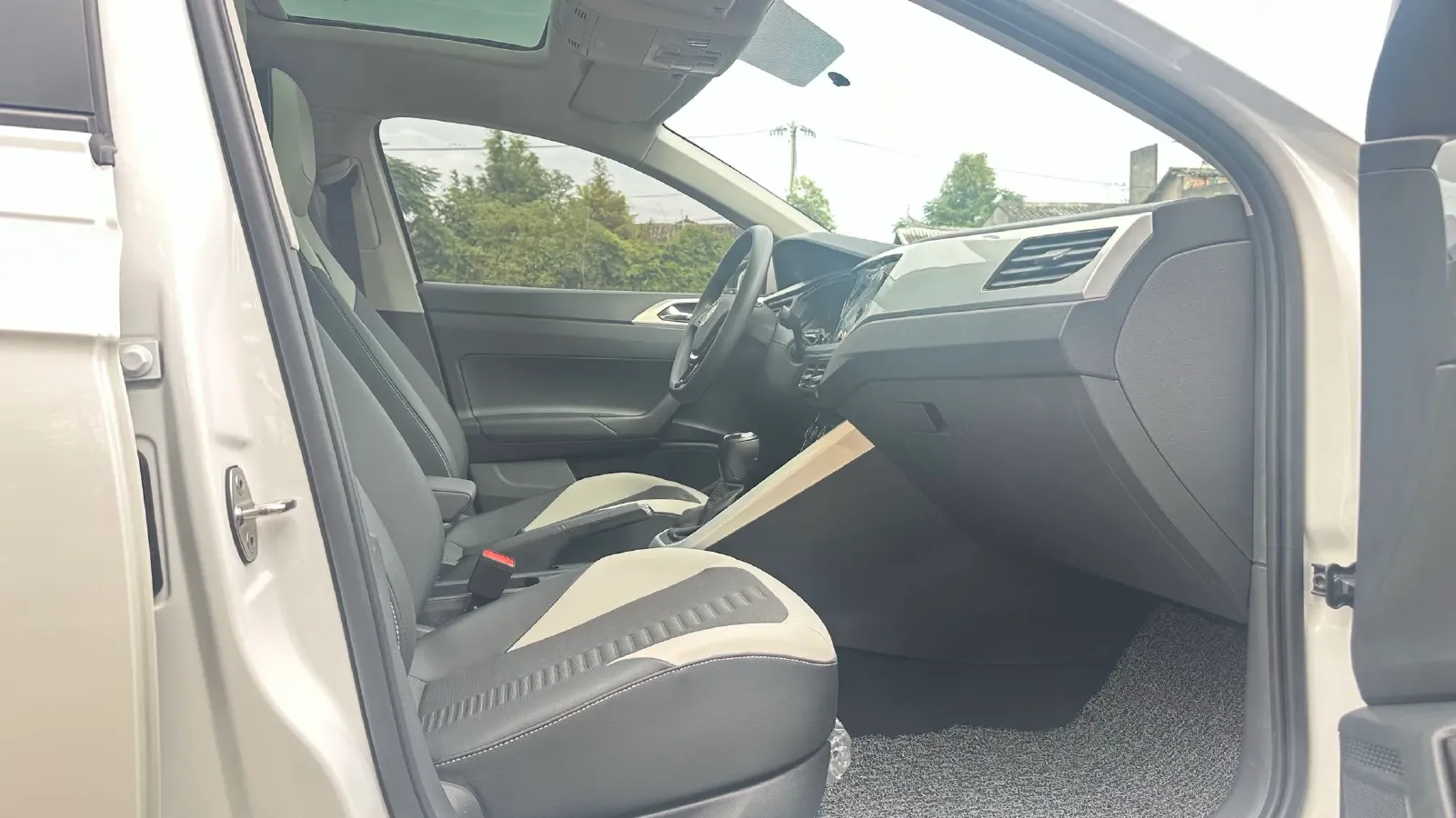 2021 Haval H6 1.5T 169HP L4 7DCT,autocango,china used car exporter,china ev exporter,chinese used car exporter,chinese used ev exporter