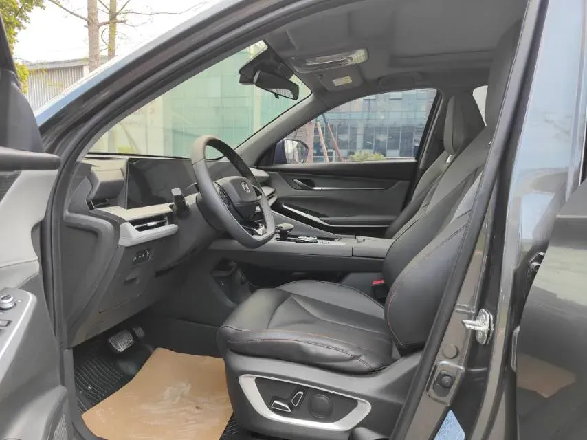 2022 ChangAn CS75 Plus 1.5T 188HP L4 8AT,autocango,china used car exporter,china ev exporter,chinese used car exporter,chinese used ev exporter