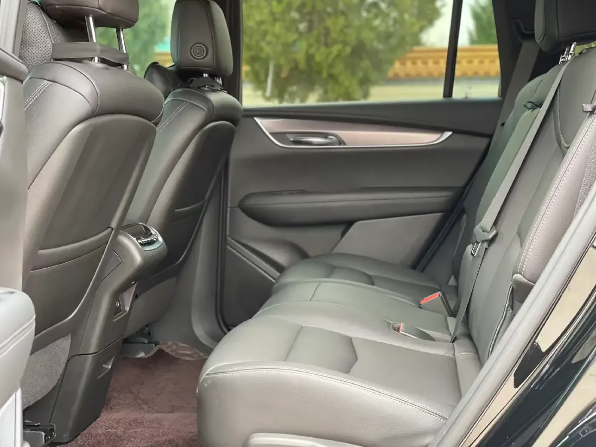 2021 Cadillac XT6 2.0T 237HP L4 9AT,autocango,china used car exporter,china ev exporter,chinese used car exporter,chinese used ev exporter