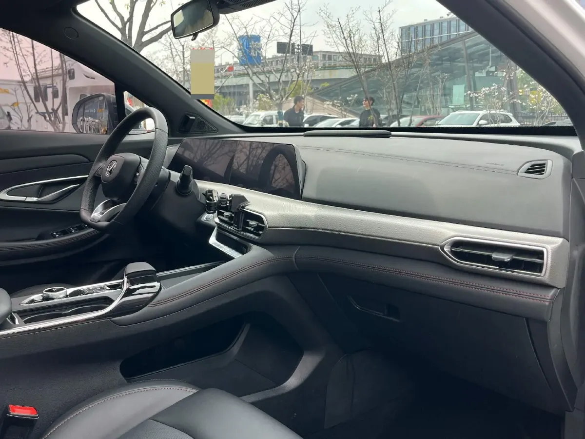 2022 ChangAn UNI-T 1.5T 188HP L4 7DCT,autocango,china used car exporter,china ev exporter,chinese used car exporter,chinese used ev exporter