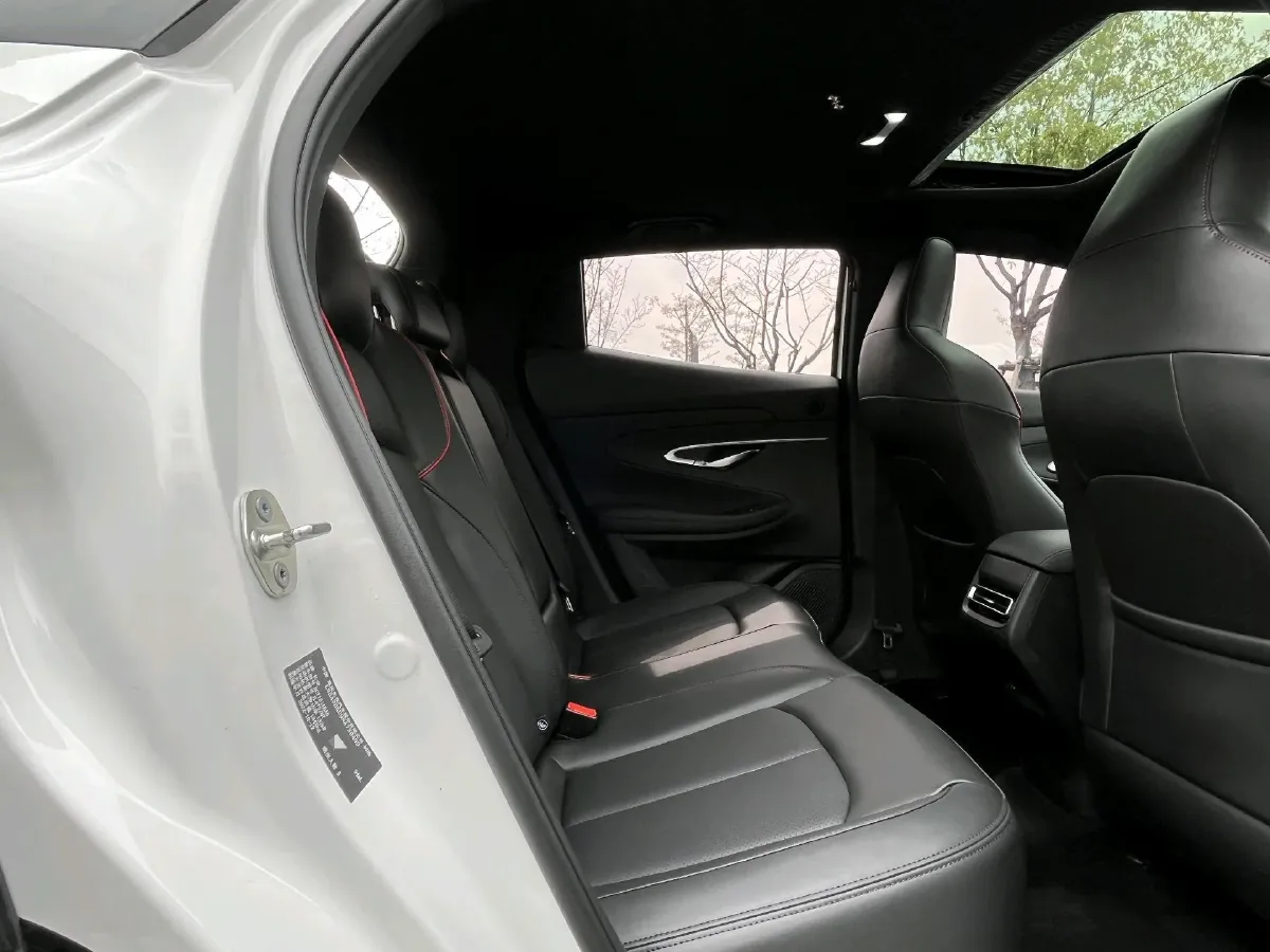 2022 ChangAn UNI-T 1.5T 188HP L4 7DCT,autocango,china used car exporter,china ev exporter,chinese used car exporter,chinese used ev exporter