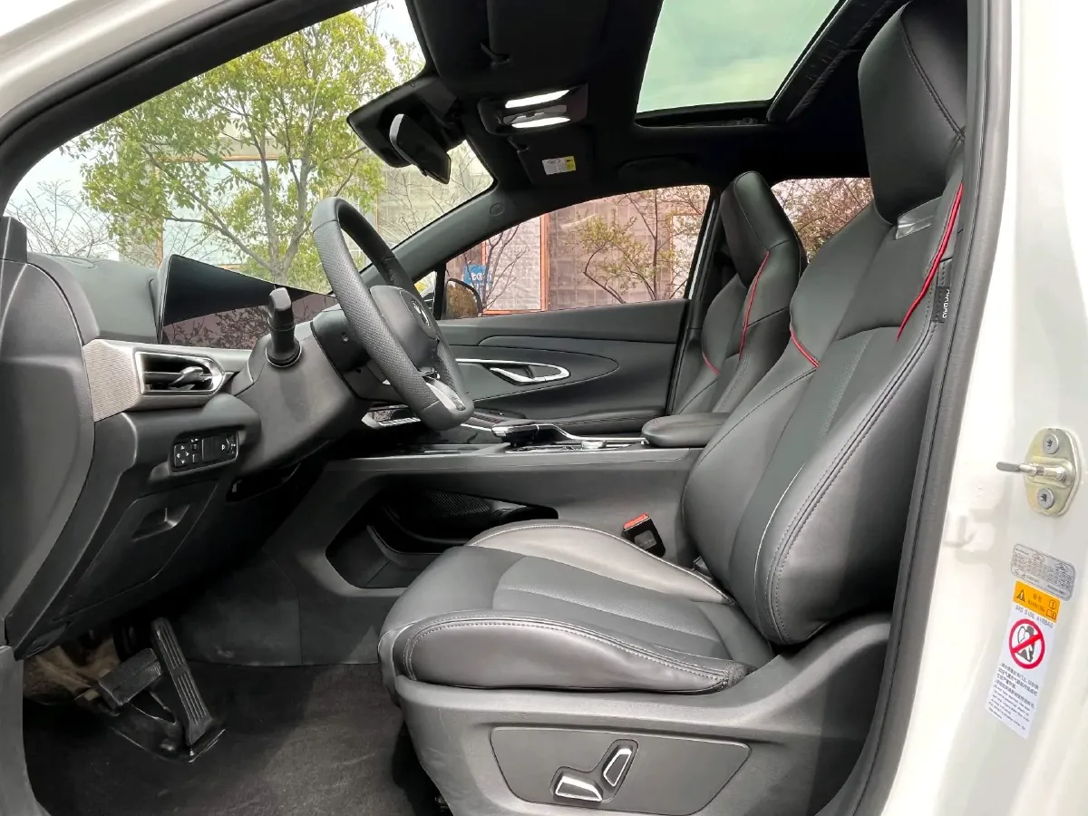 2022 ChangAn UNI-T 1.5T 188HP L4 7DCT,autocango,china used car exporter,china ev exporter,chinese used car exporter,chinese used ev exporter