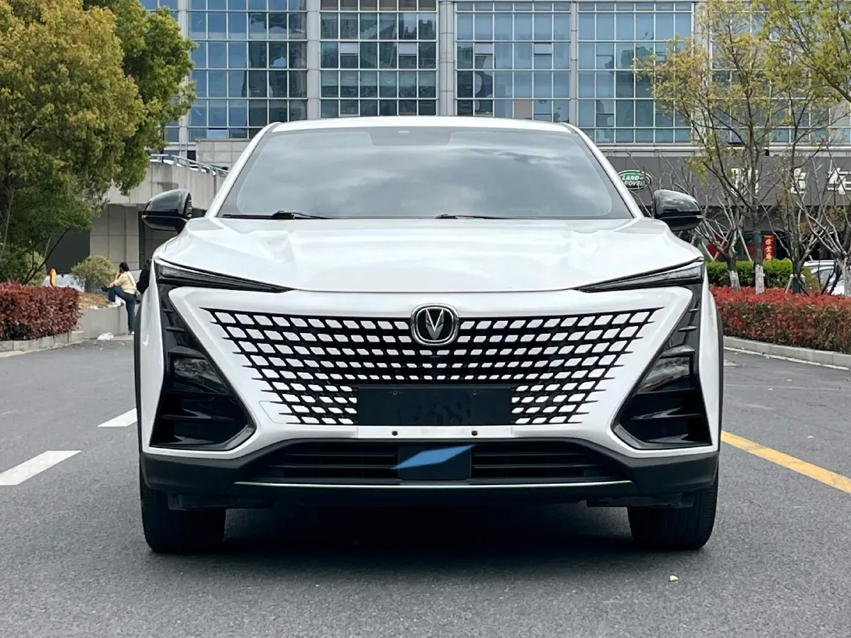 2022 ChangAn UNI-T 1.5T 188HP L4 7DCT,autocango,china used car exporter,china ev exporter,chinese used car exporter,chinese used ev exporter