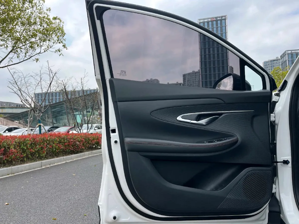 2022 ChangAn UNI-T 1.5T 188HP L4 7DCT,autocango,china used car exporter,china ev exporter,chinese used car exporter,chinese used ev exporter