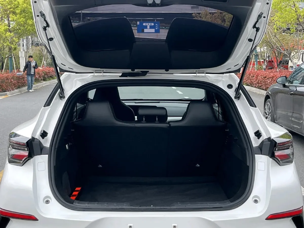 2022 ChangAn UNI-T 1.5T 188HP L4 7DCT,autocango,china used car exporter,china ev exporter,chinese used car exporter,chinese used ev exporter