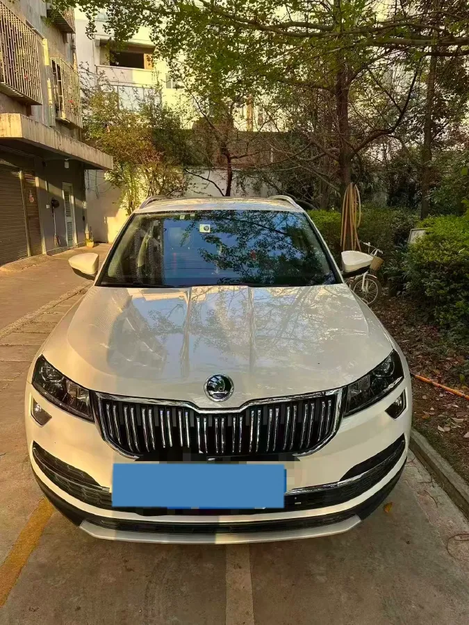2021 Skoda Karoq 1.4T 150HP L4 7DCT,autocango,china used car exporter,china ev exporter,chinese used car exporter,chinese used ev exporter