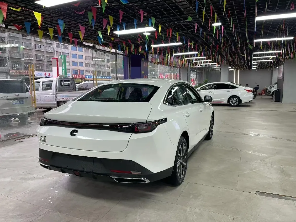 2025 ChangAn Eado 1.5T 192HP L4 7DCT,autocango,china used car exporter,china ev exporter,chinese used car exporter,chinese used ev exporter