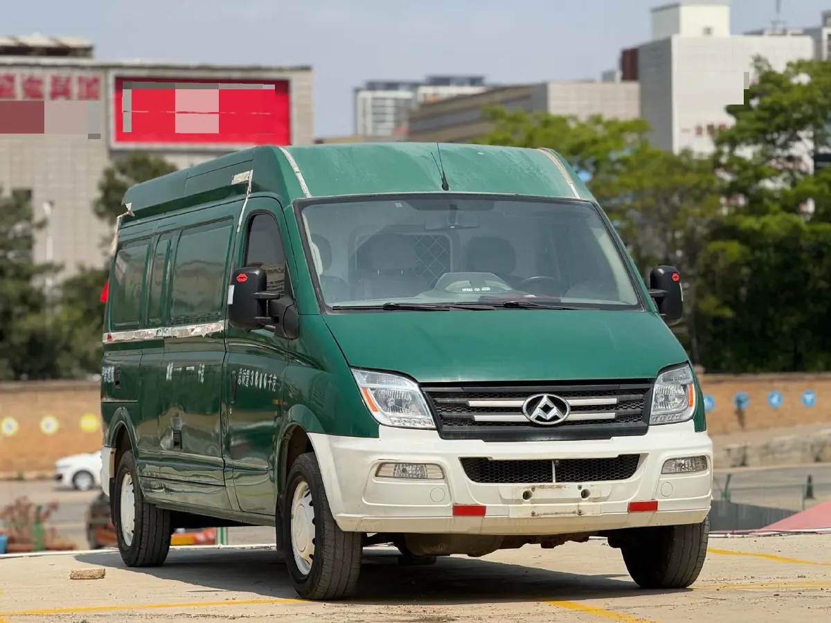 2018 MAXUS XinTu V80 2.5T 136HP L4 6MT,autocango,china used car exporter,china ev exporter,chinese used car exporter,chinese used ev exporter