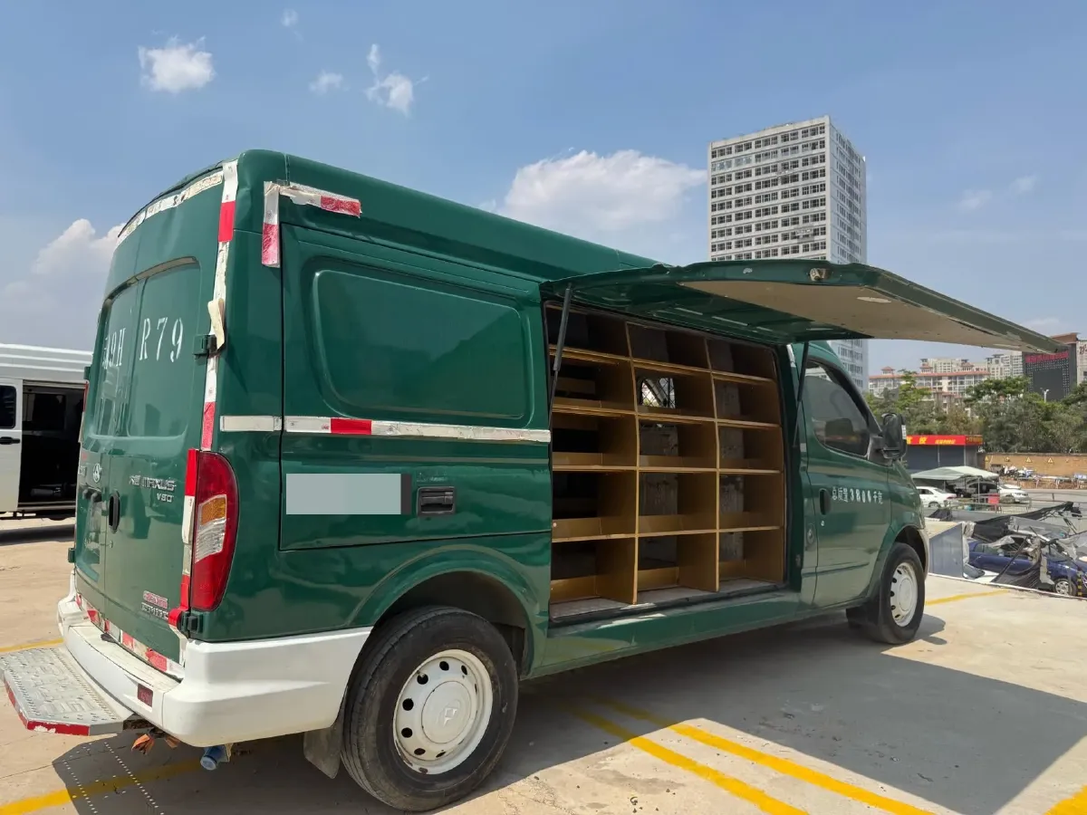 2018 MAXUS XinTu V80 2.5T 136HP L4 6MT,autocango,china used car exporter,china ev exporter,chinese used car exporter,chinese used ev exporter