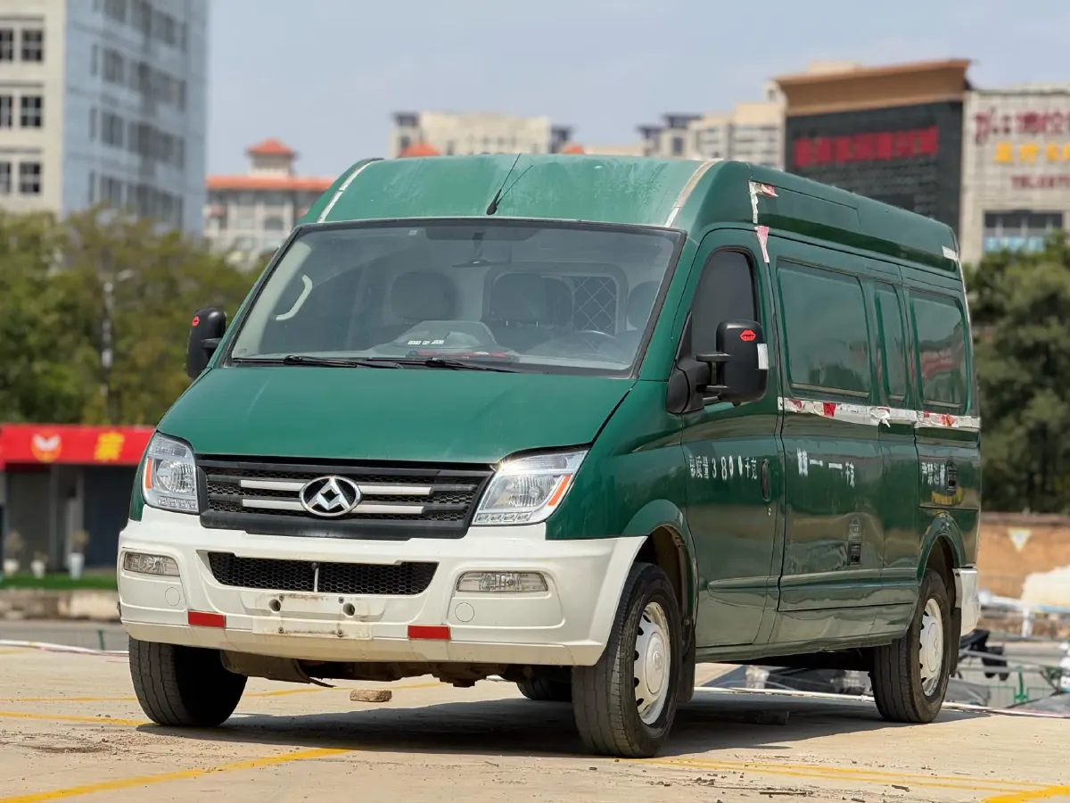 2018 MAXUS XinTu V80 2.5T 136HP L4 6MT,autocango,china used car exporter,china ev exporter,chinese used car exporter,chinese used ev exporter