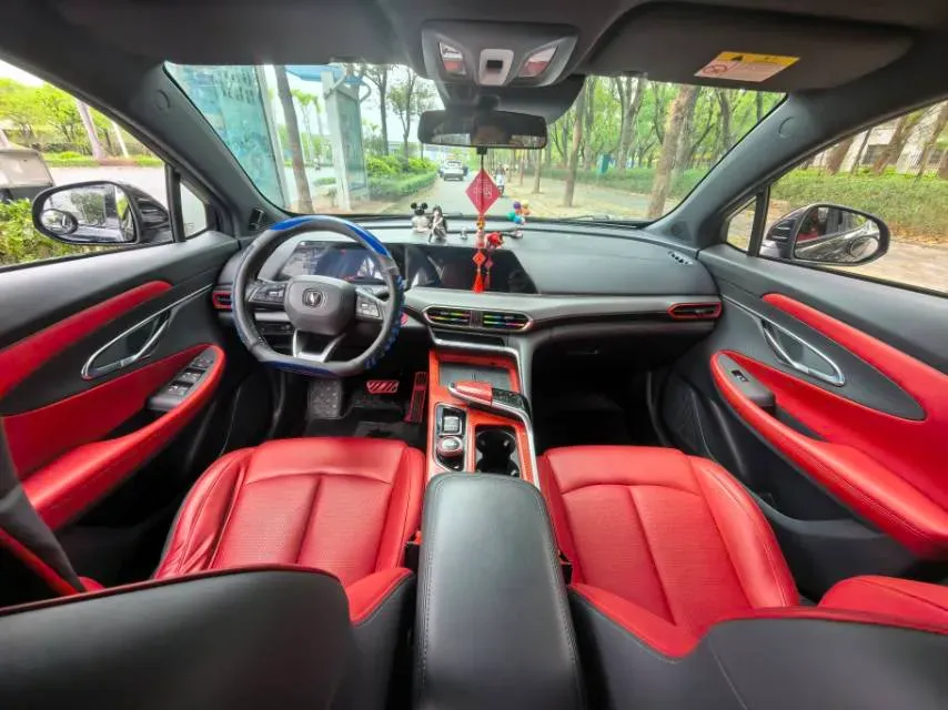 2020 ChangAn UNI-T 1.5T 180HP L4 7DCT,autocango,china used car exporter,china ev exporter,chinese used car exporter,chinese used ev exporter