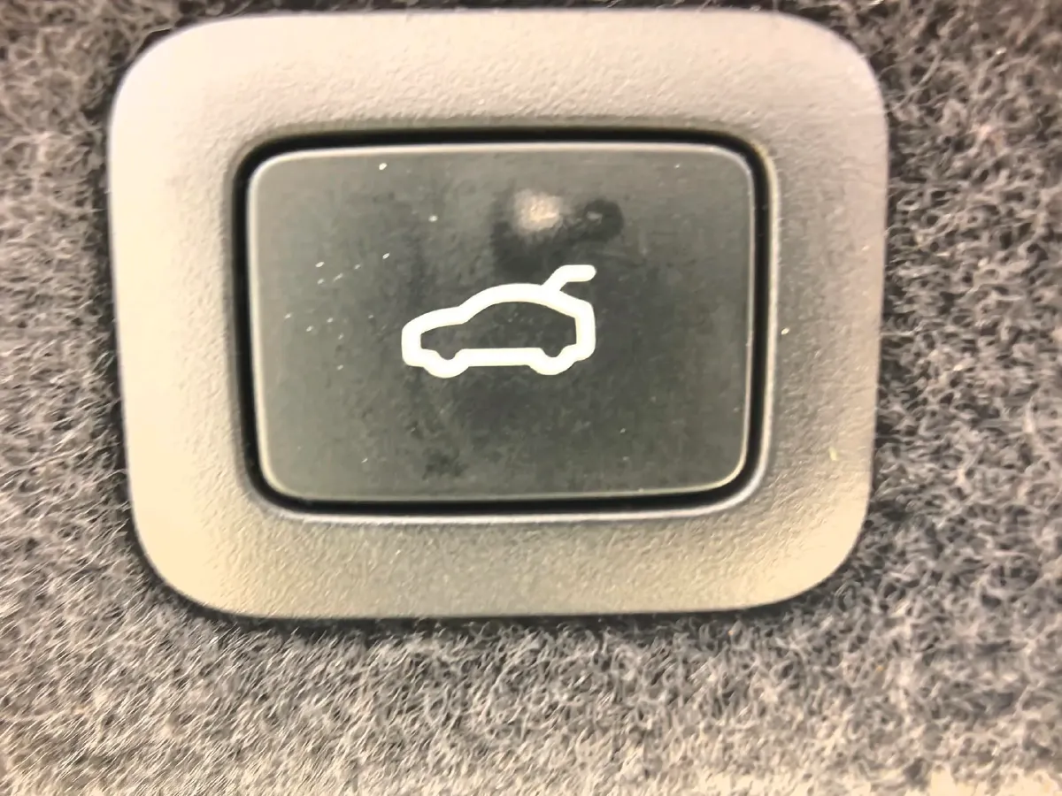 2024 MI SU7 BEV 101KWH,autocango,china used car exporter,china ev exporter,chinese used car exporter,chinese used ev exporter