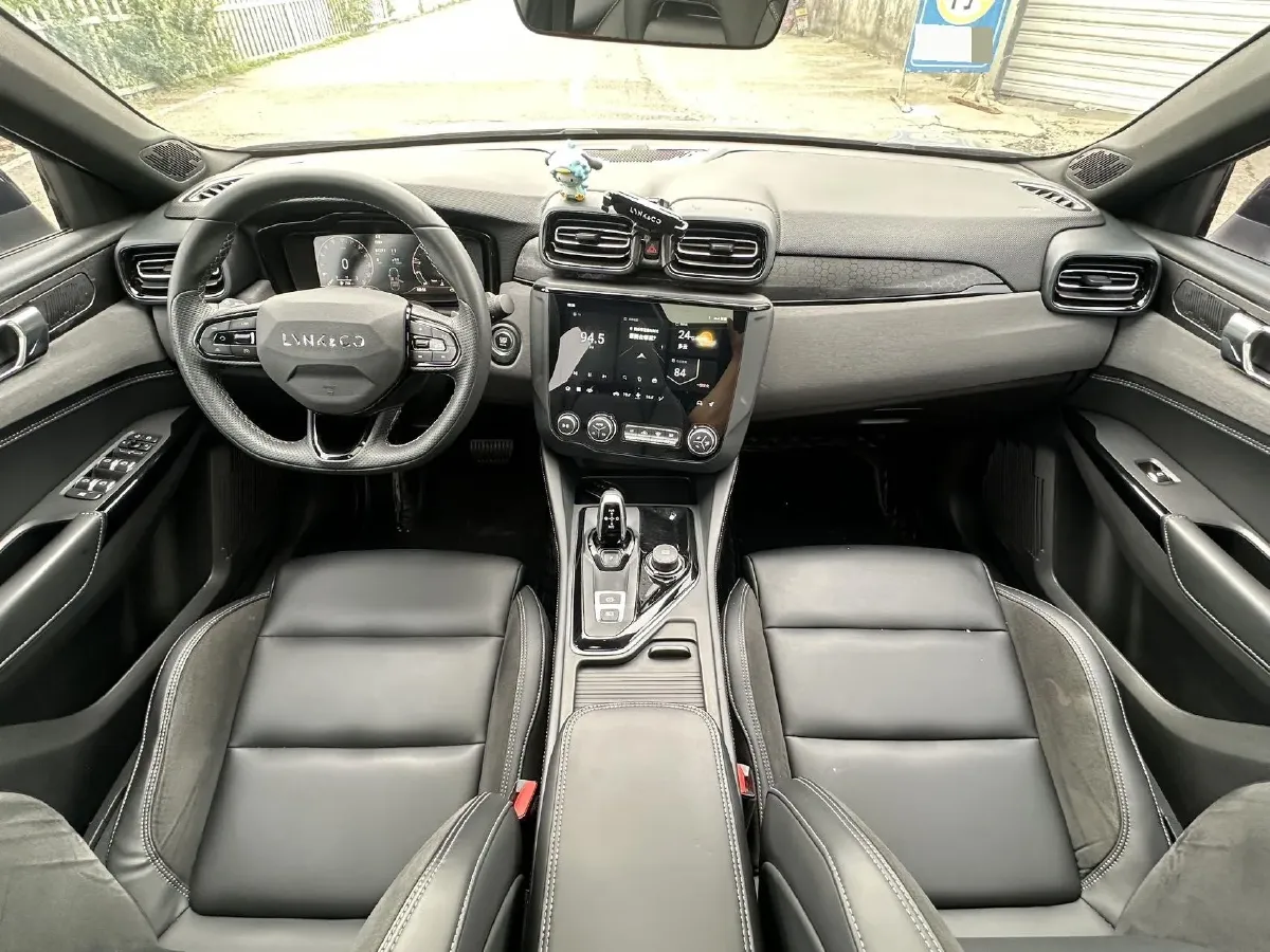 2022 LYNK&CO 03 2.0T 190HP L4 7DCT,autocango,china used car exporter,china ev exporter,chinese used car exporter,chinese used ev exporter