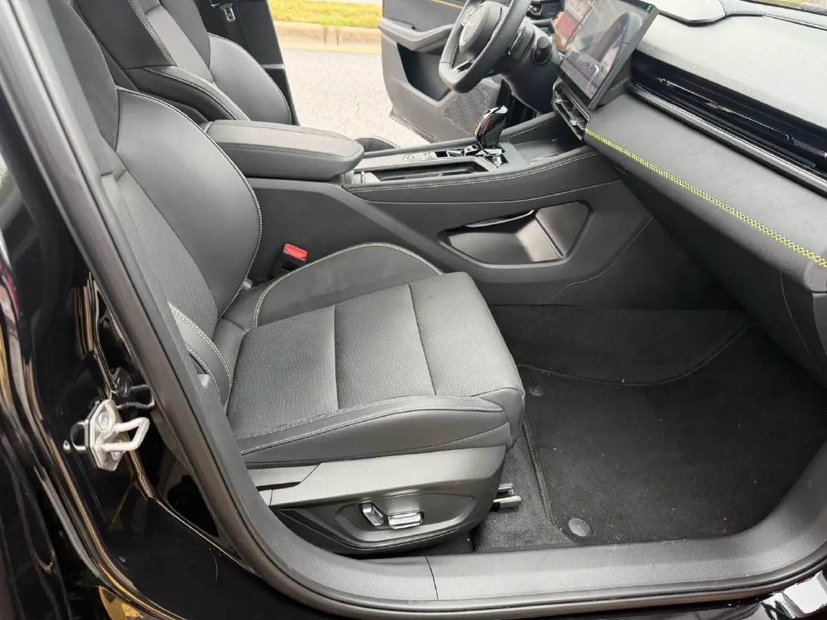 2023 MAXUS G50 1.5T 181HP L4 7DCT,autocango,china used car exporter,china ev exporter,chinese used car exporter,chinese used ev exporter