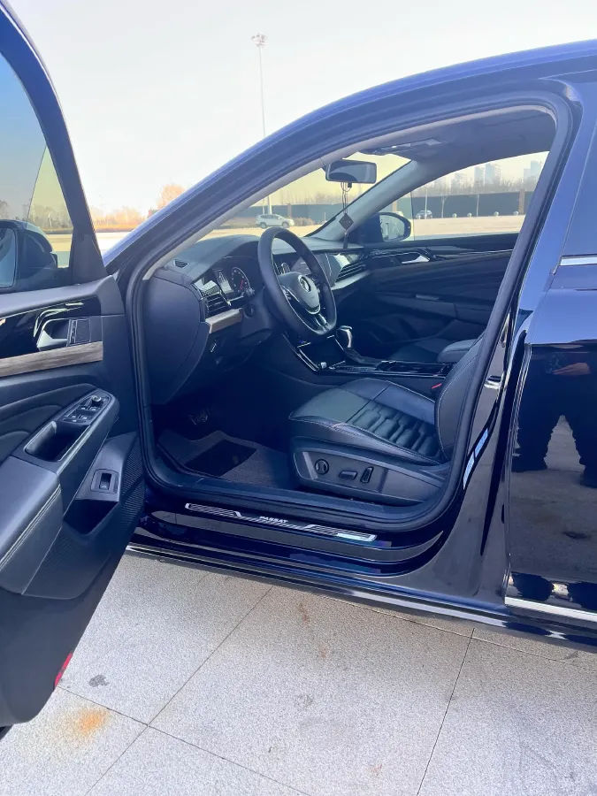 2020 Volkswagen Passat 2.0T 186HP L4 7DCT,autocango,china used car exporter,china ev exporter,chinese used car exporter,chinese used ev exporter