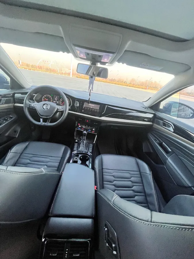 2020 Volkswagen Passat 2.0T 186HP L4 7DCT,autocango,china used car exporter,china ev exporter,chinese used car exporter,chinese used ev exporter