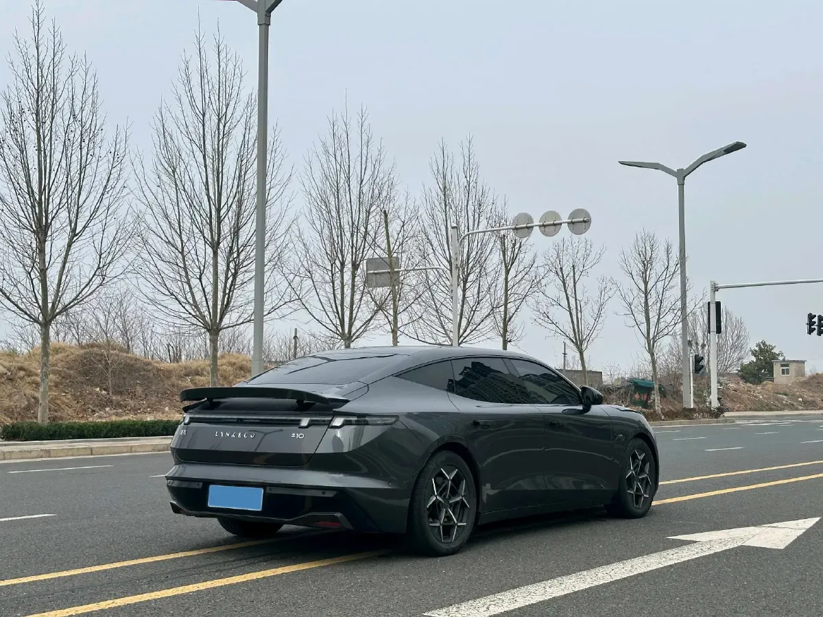 2024 HongQi HS7 2.0T 252HP L4 8AT,autocango,china used car exporter,china ev exporter,chinese used car exporter,chinese used ev exporter