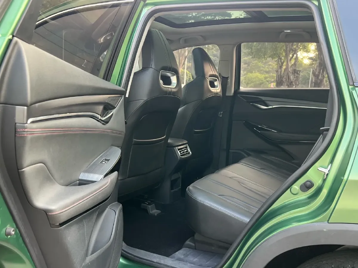 2022 ChangAn CS75 Plus 1.5T 178HP L4 6AT,autocango,china used car exporter,china ev exporter,chinese used car exporter,chinese used ev exporter