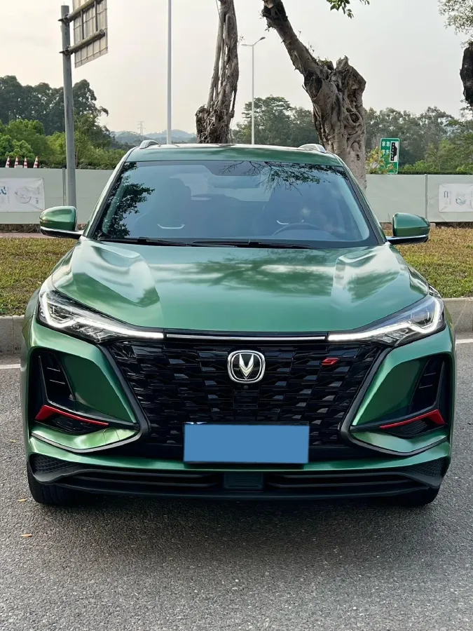 2022 ChangAn CS75 Plus 1.5T 178HP L4 6AT,autocango,china used car exporter,china ev exporter,chinese used car exporter,chinese used ev exporter