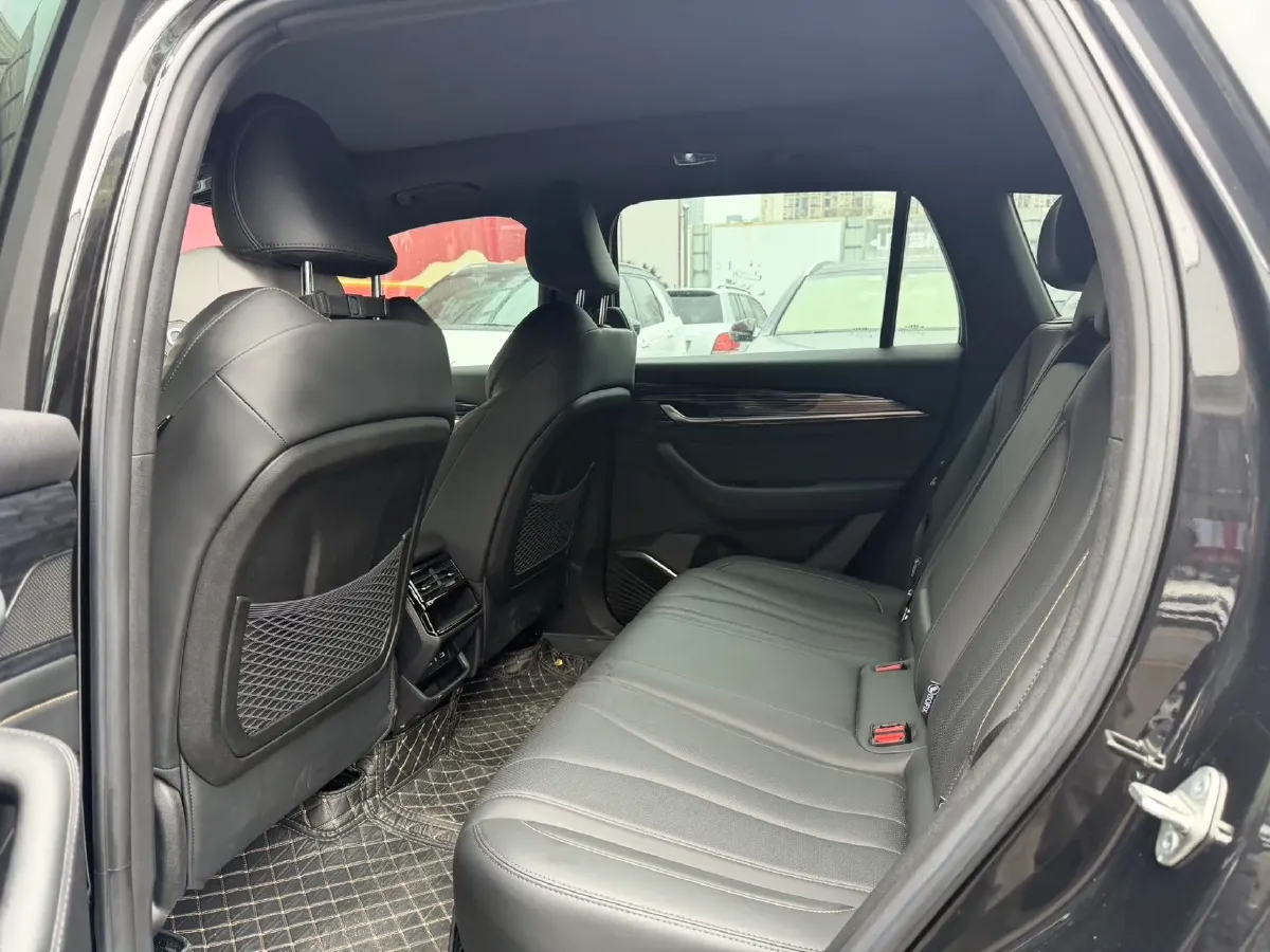 2024 Geely Monjaro 2.0T 218HP L4 7DCT,autocango,china used car exporter,china ev exporter,chinese used car exporter,chinese used ev exporter