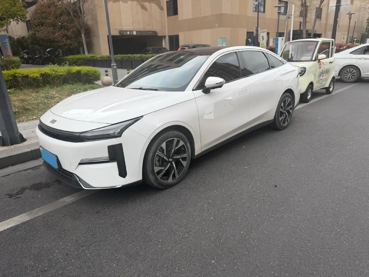 2023 Geely Galaxy L6 1.5T 163HP L4 3DHT PHEV,autocango,china used car exporter,china ev exporter,chinese used car exporter,chinese used ev exporter