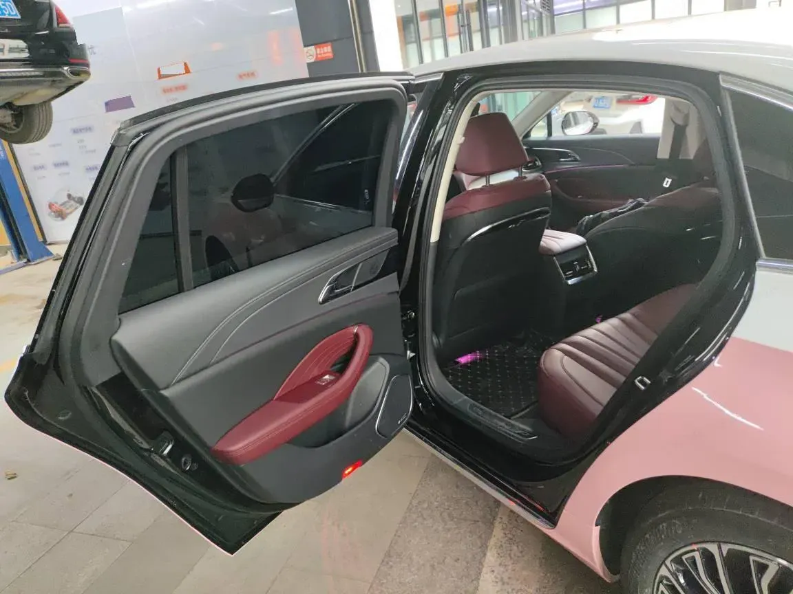 2023 HongQi H5 2.0T 224HP L4 8AT,autocango,china used car exporter,china ev exporter,chinese used car exporter,chinese used ev exporter