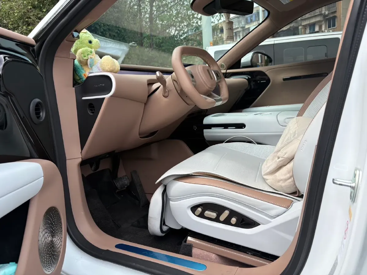 2024 Avatr 07 BEV 82.16KWH,autocango,china used car exporter,china ev exporter,chinese used car exporter,chinese used ev exporter