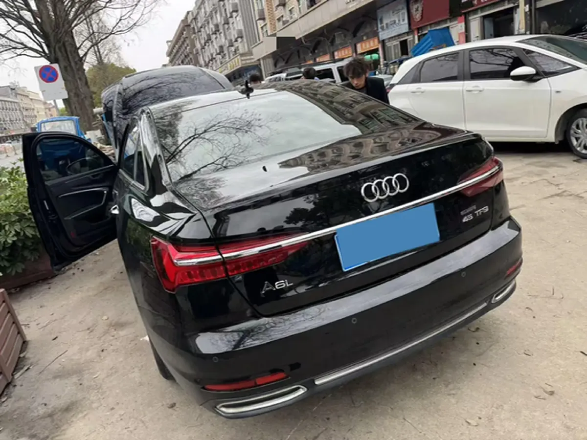 2019 Mercedes-Benz E Class 1.5T 184HP L4 9AT,autocango,china used car exporter,china ev exporter,chinese used car exporter,chinese used ev exporter