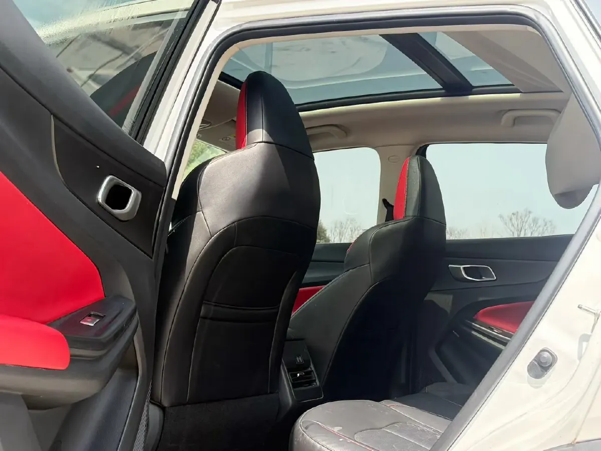 2022 ChangAn Oshan X7 Plus 1.5T 188HP L4 7DCT,autocango,china used car exporter,china ev exporter,chinese used car exporter,chinese used ev exporter