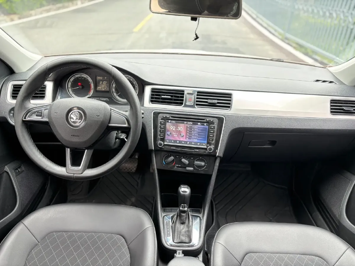 2018 Skoda Rapid 1.6L 110HP L4 6AT,autocango,china used car exporter,china ev exporter,chinese used car exporter,chinese used ev exporter