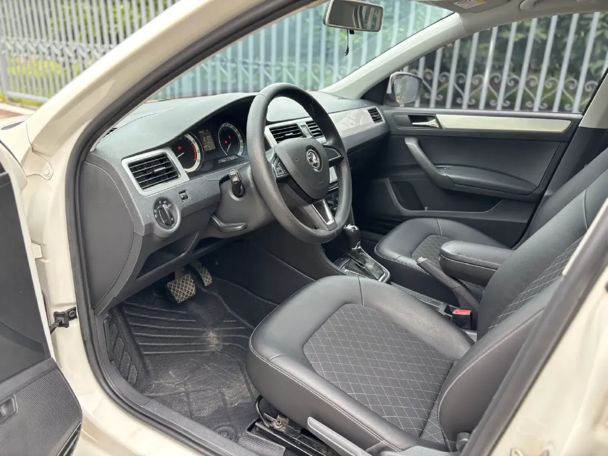 2018 Skoda Rapid 1.6L 110HP L4 6AT,autocango,china used car exporter,china ev exporter,chinese used car exporter,chinese used ev exporter