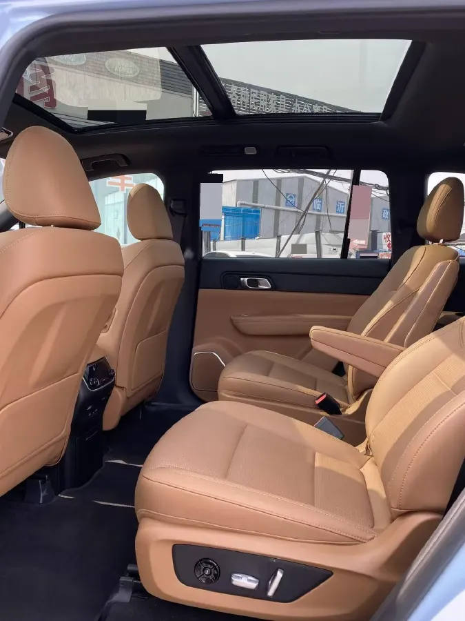 2021 Li ONE Range Extended 131HP REEV 40.5KWH,autocango,china used car exporter,china ev exporter,chinese used car exporter,chinese used ev exporter