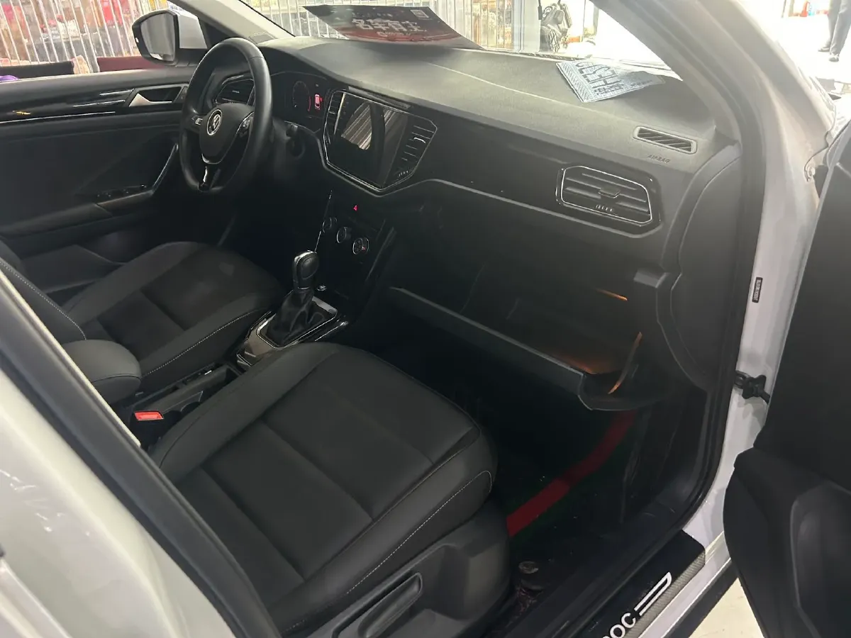 2021 Volkswagen T-Roc 1.4T 150HP L4 7DCT,autocango,china used car exporter,china ev exporter,chinese used car exporter,chinese used ev exporter