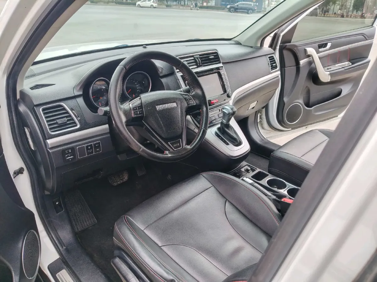 2018 Haval M6 1.5T 150HP L4 7DCT,autocango,china used car exporter,china ev exporter,chinese used car exporter,chinese used ev exporter