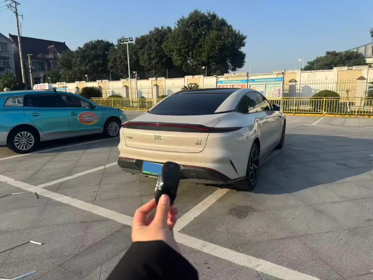 2022 IM L7 BEV 90KWH,autocango,china used car exporter,china ev exporter,chinese used car exporter,chinese used ev exporter