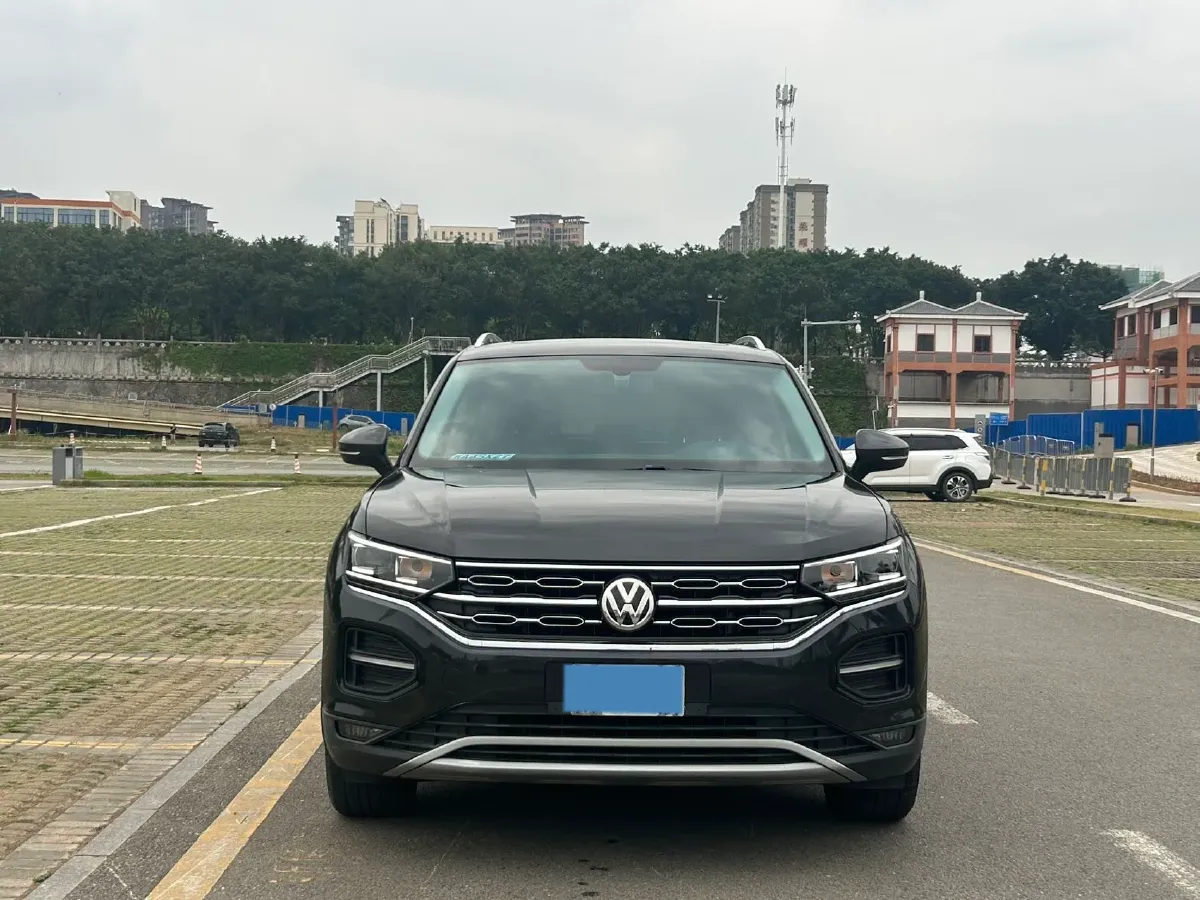 2019 Jeep Cherokee 2.0T 234HP L4 9AT,autocango,china used car exporter,china ev exporter,chinese used car exporter,chinese used ev exporter