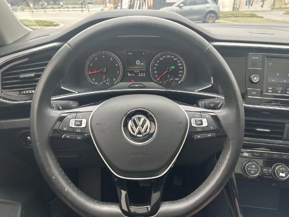 2019 Jeep Cherokee 2.0T 234HP L4 9AT,autocango,china used car exporter,china ev exporter,chinese used car exporter,chinese used ev exporter