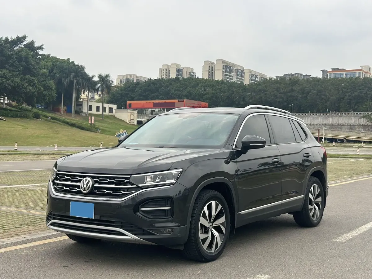 2019 Jeep Cherokee 2.0T 234HP L4 9AT,autocango,china used car exporter,china ev exporter,chinese used car exporter,chinese used ev exporter