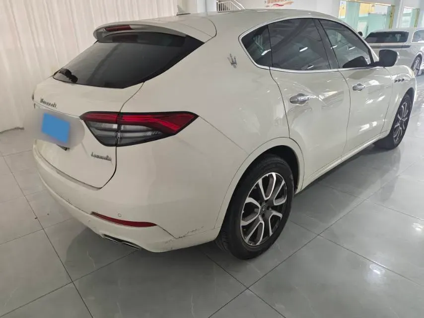2022 Maserati Levante 2.0T 330HP L4 8AT,autocango,china used car exporter,china ev exporter,chinese used car exporter,chinese used ev exporter