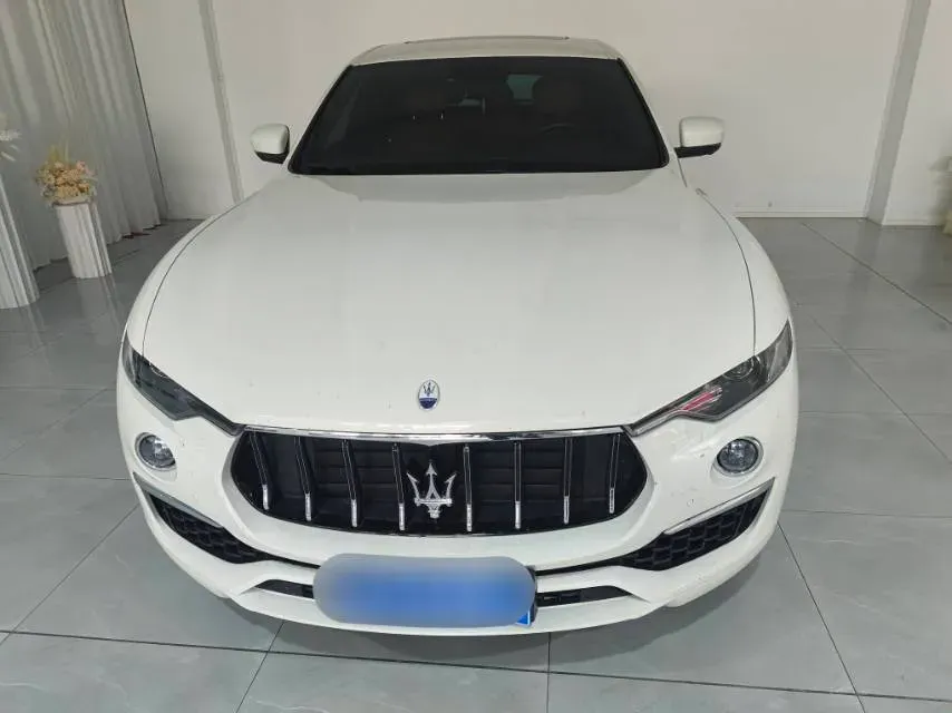 2022 Maserati Levante 2.0T 330HP L4 8AT,autocango,china used car exporter,china ev exporter,chinese used car exporter,chinese used ev exporter