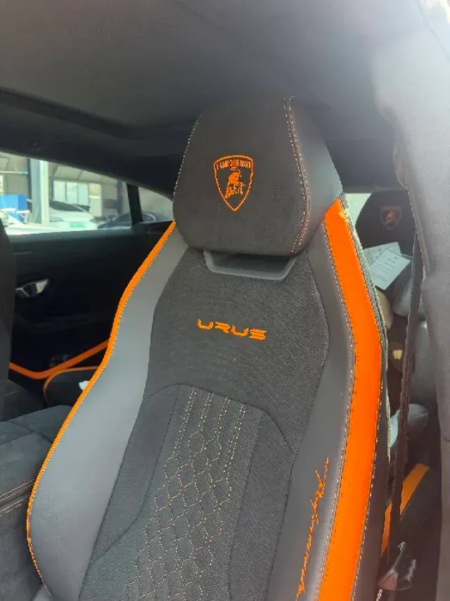 2022 Lamborghini Urus 4.0T 641HP V8 8AT,autocango,china used car exporter,china ev exporter,chinese used car exporter,chinese used ev exporter