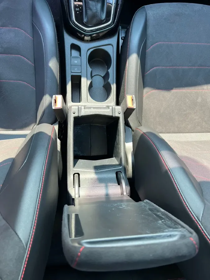 2022 Jetta VS7 1.4T 150HP L4 6AT,autocango,china used car exporter,china ev exporter,chinese used car exporter,chinese used ev exporter