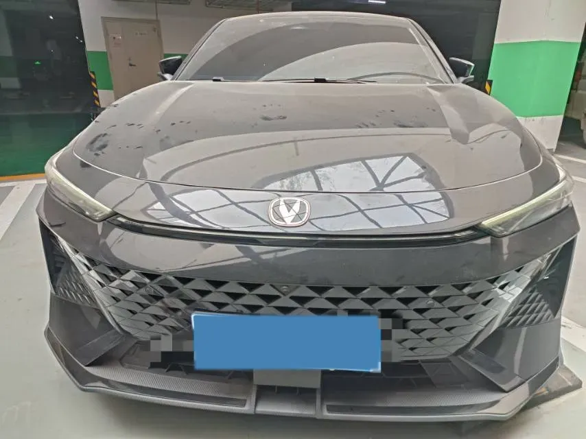 2024 ChangAn UNI-V 1.5T 188HP L4 7DCT,autocango,china used car exporter,china ev exporter,chinese used car exporter,chinese used ev exporter