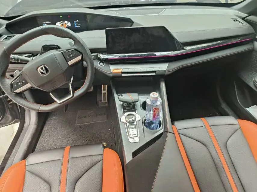 2024 ChangAn UNI-V 1.5T 188HP L4 7DCT,autocango,china used car exporter,china ev exporter,chinese used car exporter,chinese used ev exporter