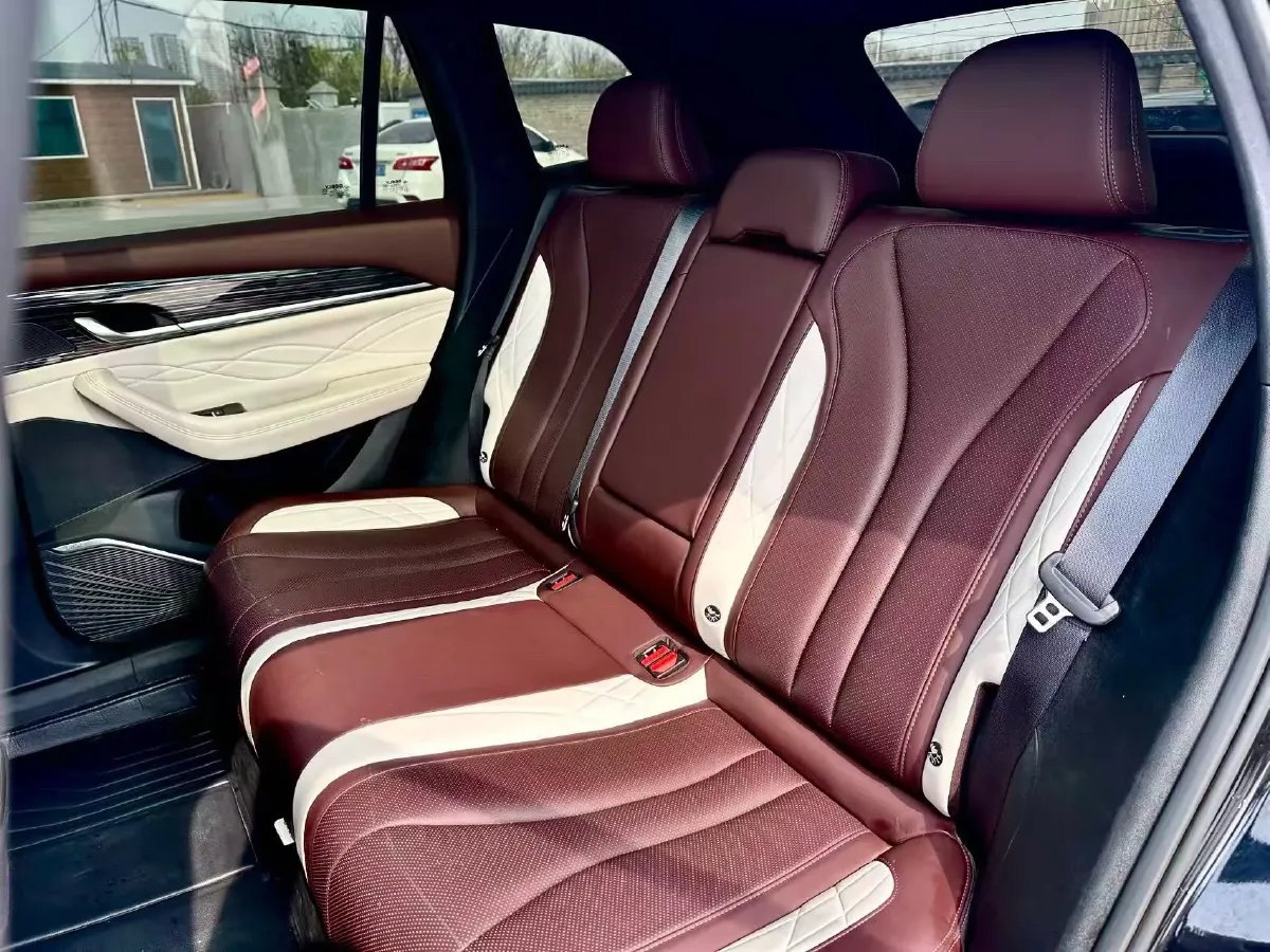 2021 Geely Monjaro 2.0T 218HP L4 7DCT,autocango,china used car exporter,china ev exporter,chinese used car exporter,chinese used ev exporter