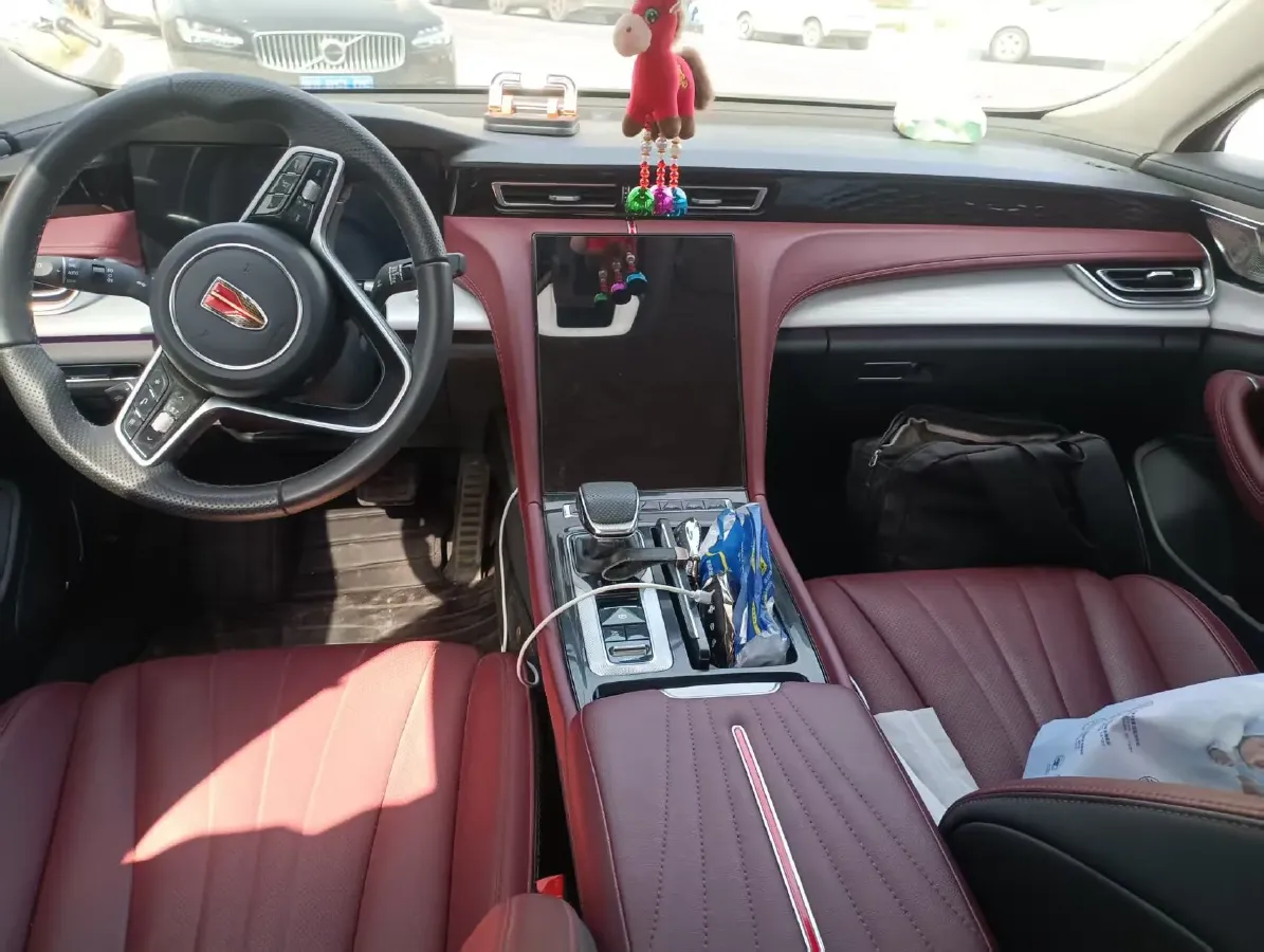 2025 HongQi H5 1.5T 169HP L4 1DHT Hybrid,autocango,china used car exporter,china ev exporter,chinese used car exporter,chinese used ev exporter