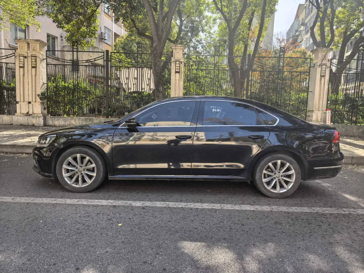 2017 Volkswagen Passat 1.8T 180HP L4 7DCT,autocango,china used car exporter,china ev exporter,chinese used car exporter,chinese used ev exporter