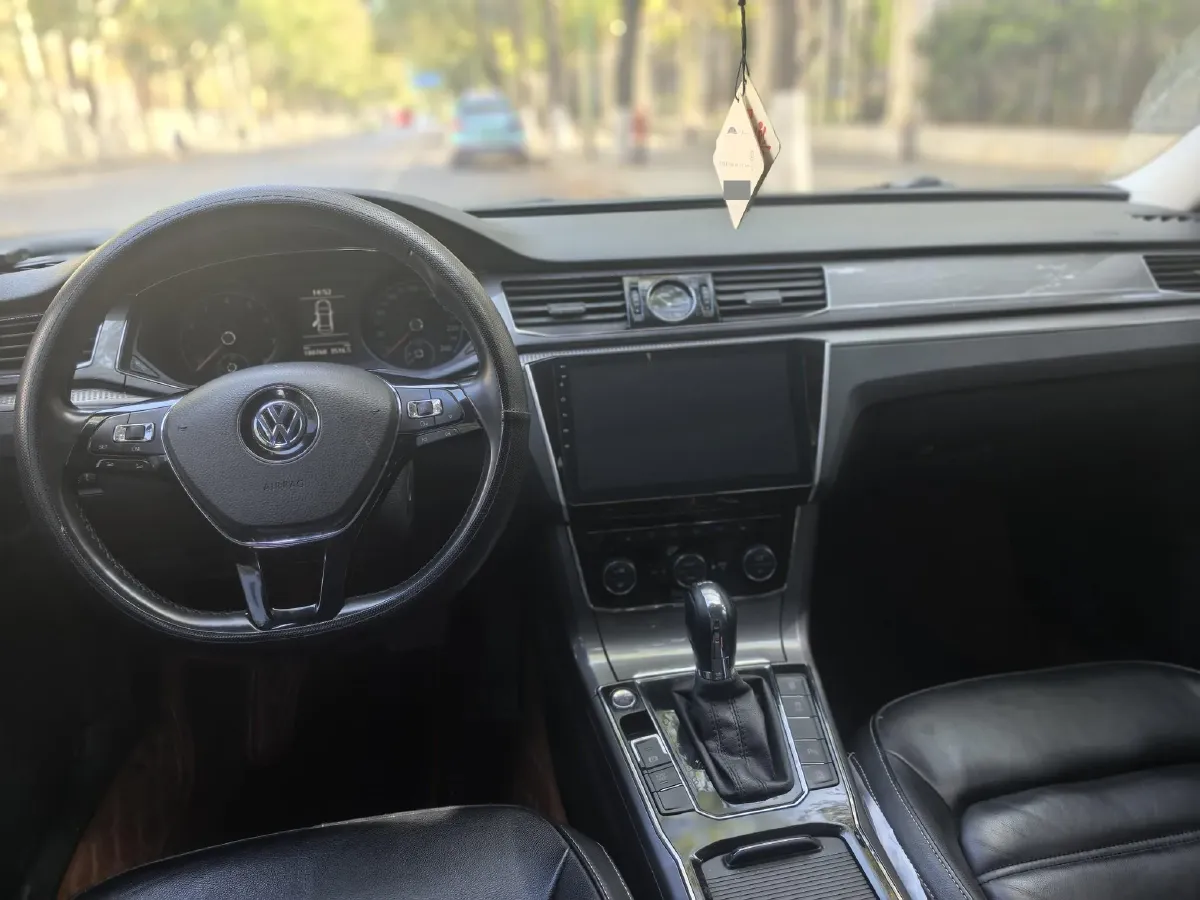 2017 Volkswagen Passat 1.8T 180HP L4 7DCT,autocango,china used car exporter,china ev exporter,chinese used car exporter,chinese used ev exporter
