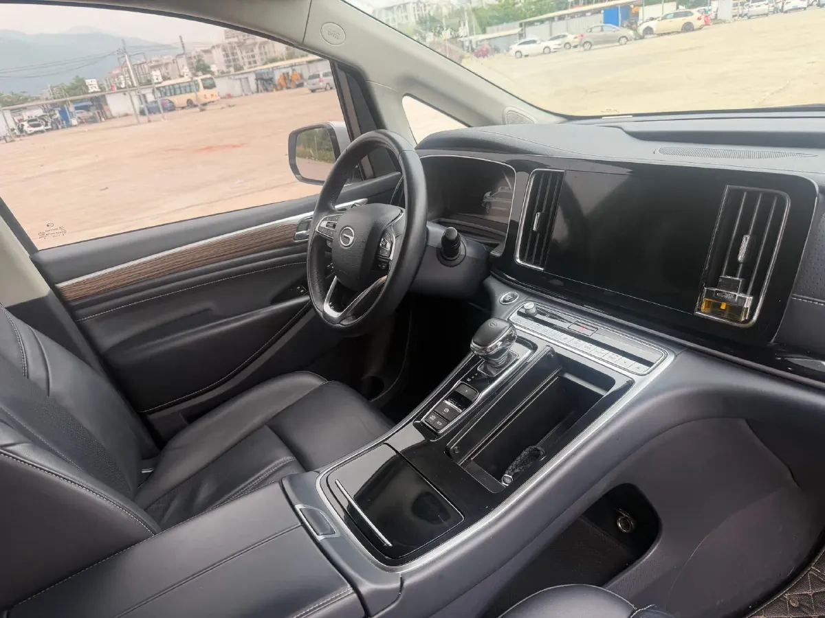 2021 GAC Trumpchi M8 2.0T 252HP L4 8AT,autocango,china used car exporter,china ev exporter,chinese used car exporter,chinese used ev exporter