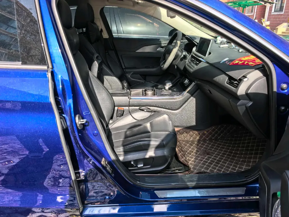 2022 HongQi H5 1.8T 197HP L4 6AT,autocango,china used car exporter,china ev exporter,chinese used car exporter,chinese used ev exporter